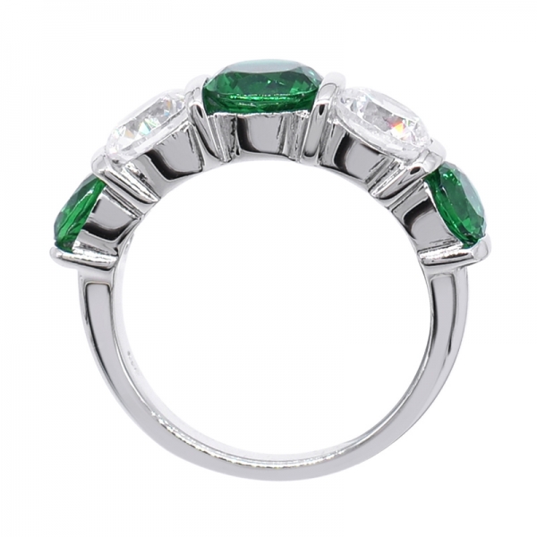 Extraordinary 925 Ring WIth Green & White Stones 
