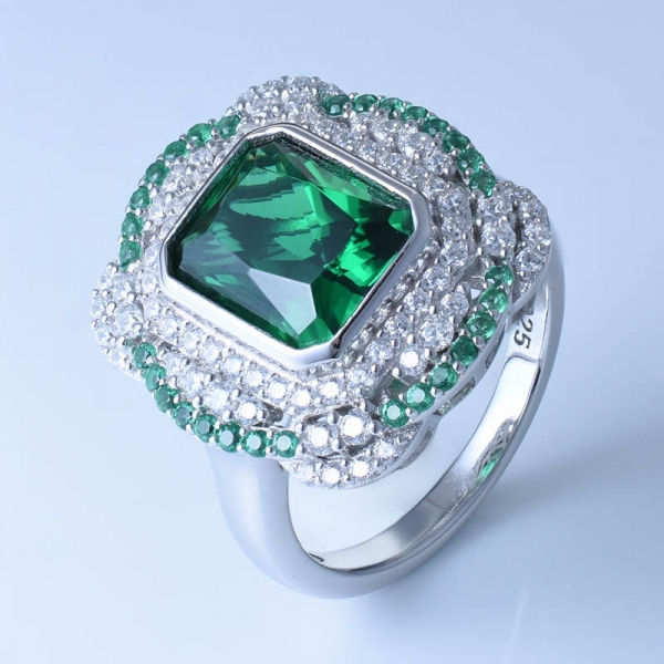925 Sterling Silver Classical Ring With Clear Green Nano 