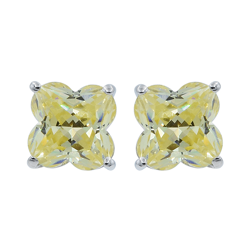 stud earrings with 4 leaf clove cutting CZ