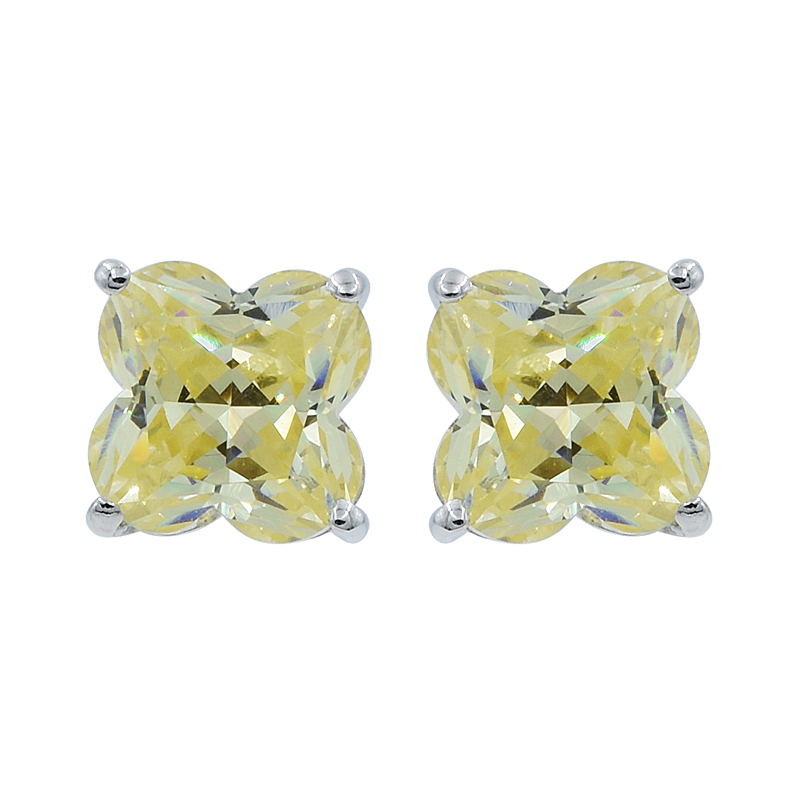 stud earrings with 4 leaf clove cutting CZ