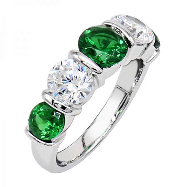 Extraordinary 925 Ring WIth Green & White Stones 