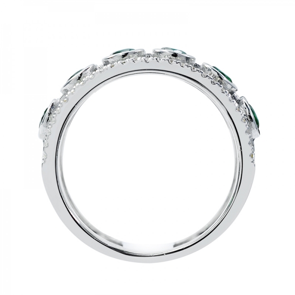 Round Shape Hollow Out Ring With Striking Green Nano 