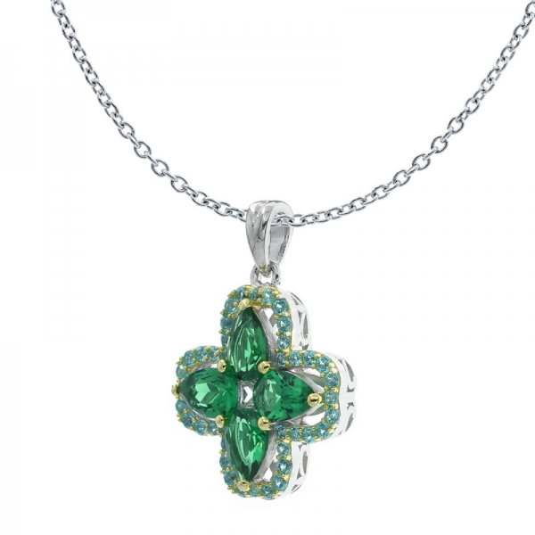 925 Silver Fashionable 4 Leaf Clover Pendant With Green Nano 