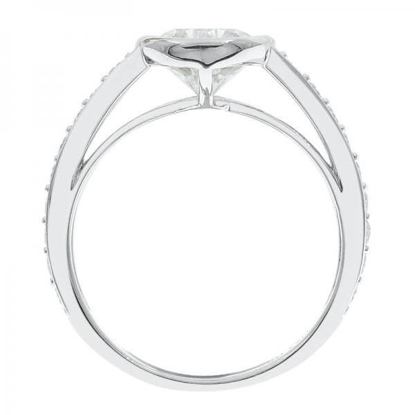 925 Silver Ladies Ring With Scintillating White CZ 