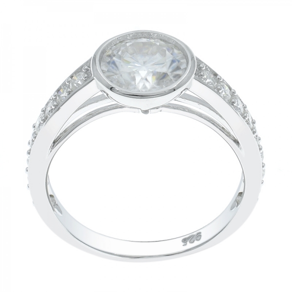 925 Silver Ladies Ring With Scintillating White CZ 