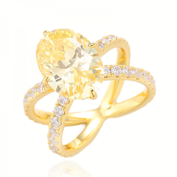 Oval Shape Diamond Yellow And Ruond White Cubic Zircon Silver Ring With Gold Plating 